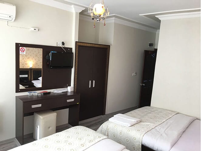 2 Adet Çift Kişilik Yatak — 102 No'lu Standart Oda