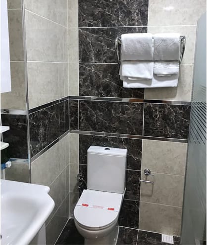 Banyo — 202 No'lu Deluxe Oda
